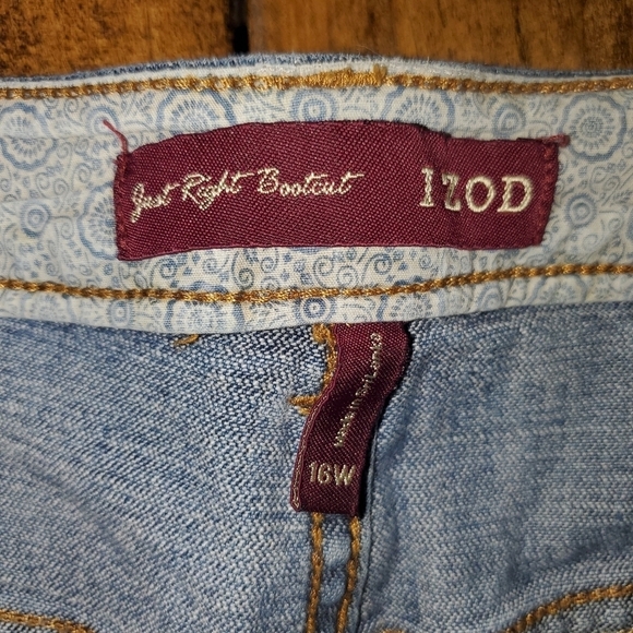 Izod Just Right Bootcut jeans Medium wash size 16W - Picture 6 of 9